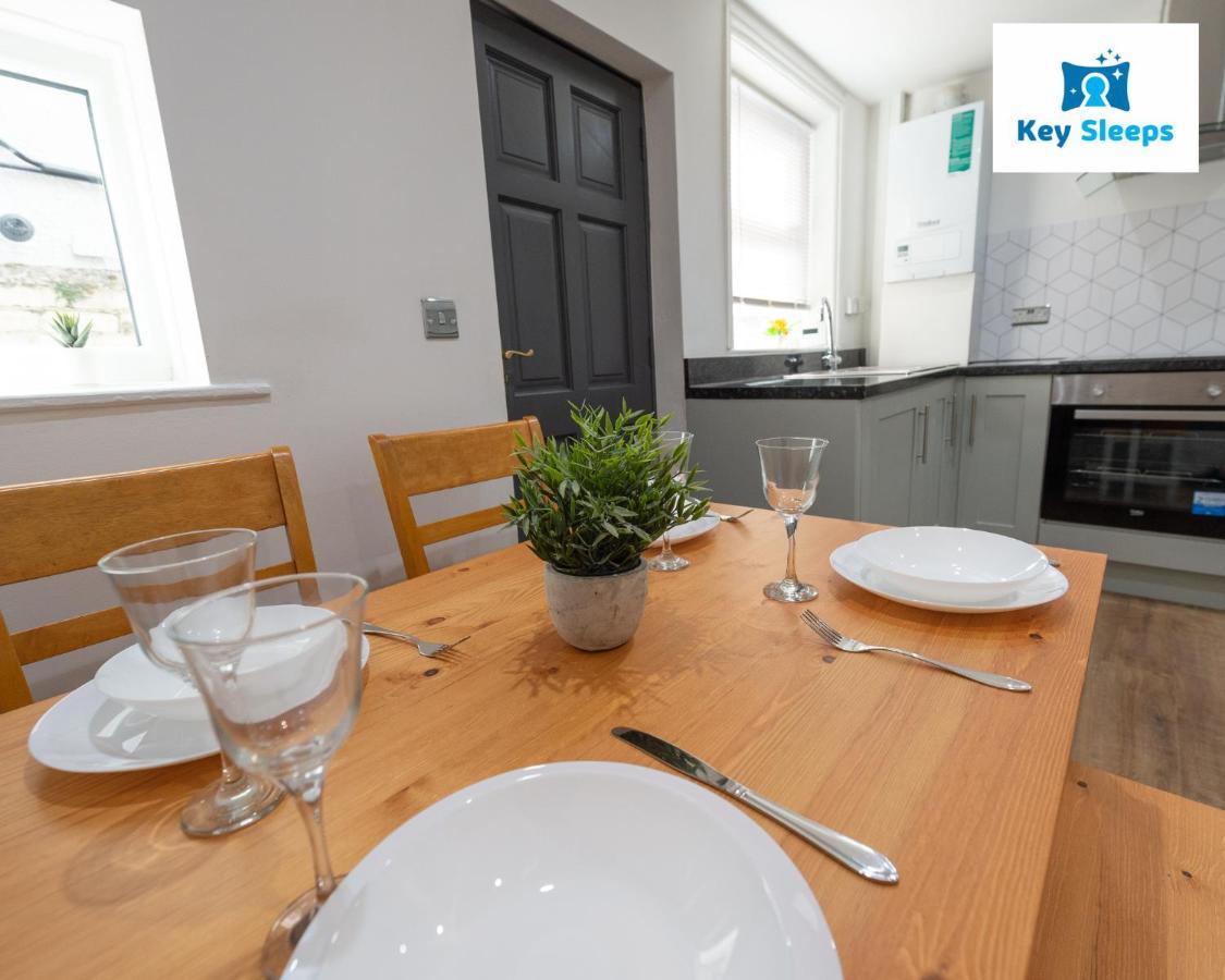 Five Bedroom Spacious Modern House By Keysleeps Short Lets Workington Lake District Beach エクステリア 写真