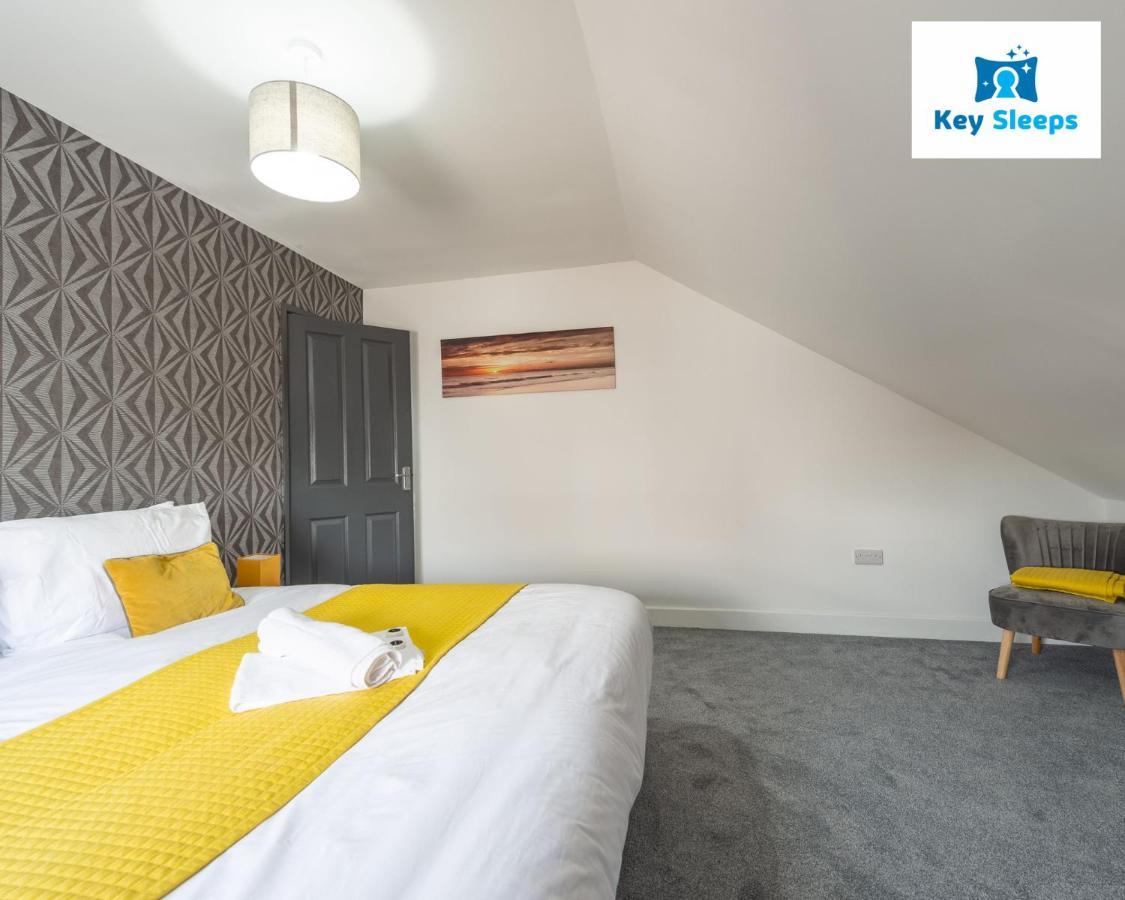 Five Bedroom Spacious Modern House By Keysleeps Short Lets Workington Lake District Beach エクステリア 写真