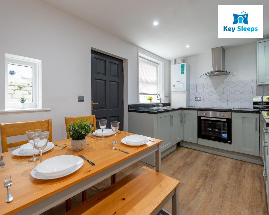 Five Bedroom Spacious Modern House By Keysleeps Short Lets Workington Lake District Beach エクステリア 写真