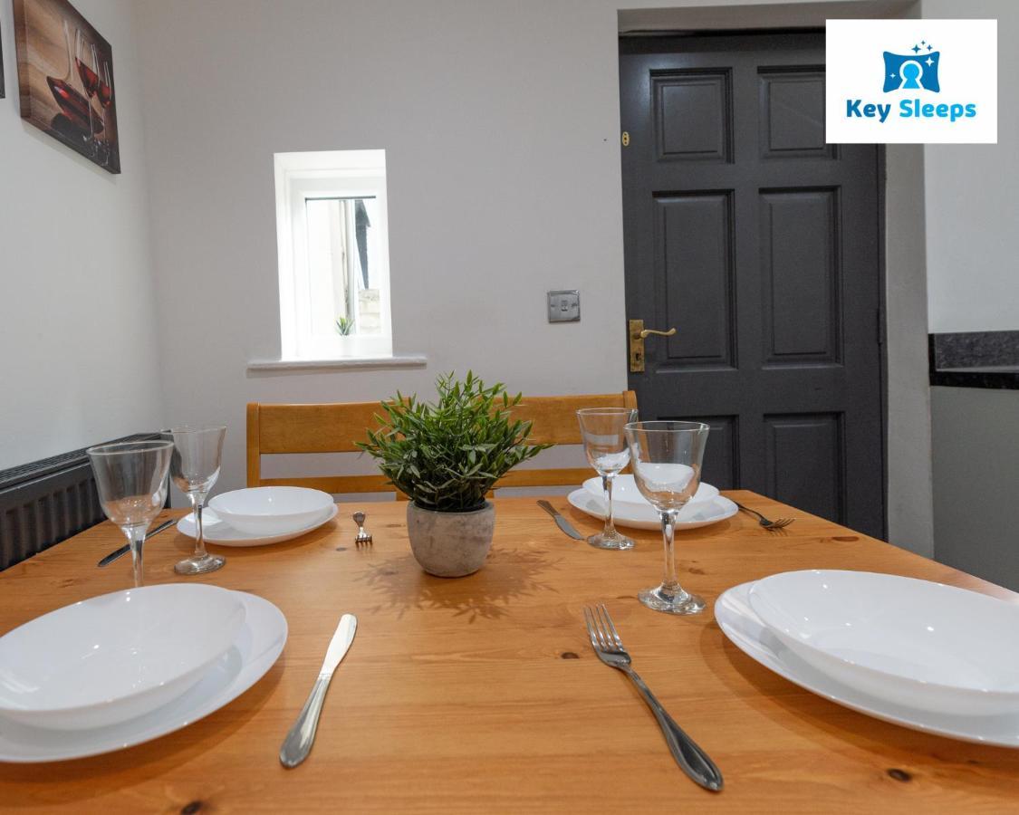 Five Bedroom Spacious Modern House By Keysleeps Short Lets Workington Lake District Beach エクステリア 写真