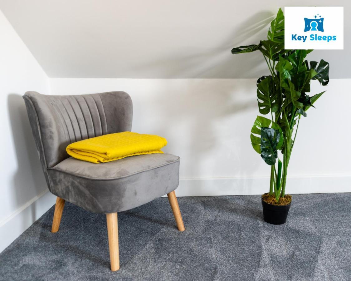Five Bedroom Spacious Modern House By Keysleeps Short Lets Workington Lake District Beach エクステリア 写真
