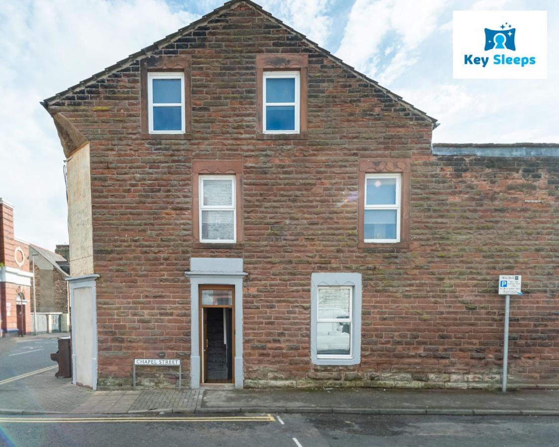 Five Bedroom Spacious Modern House By Keysleeps Short Lets Workington Lake District Beach エクステリア 写真