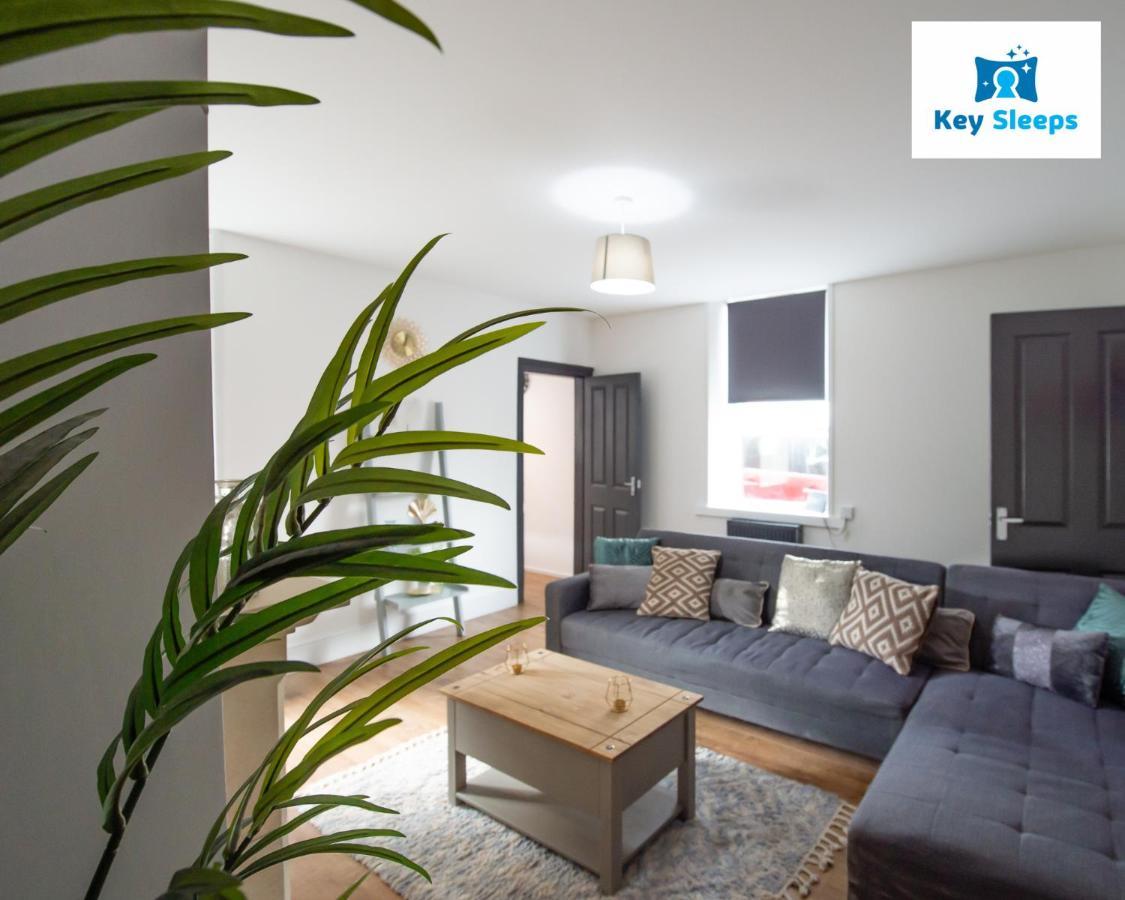 Five Bedroom Spacious Modern House By Keysleeps Short Lets Workington Lake District Beach エクステリア 写真