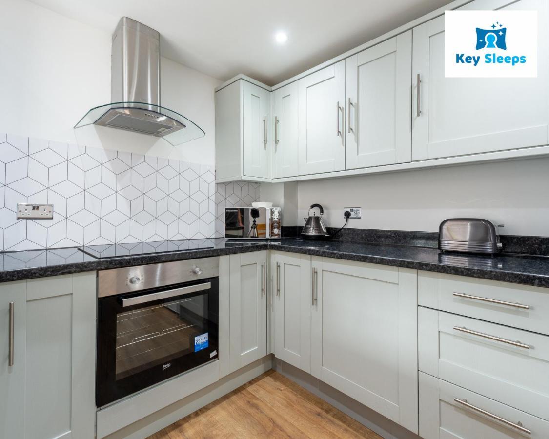 Five Bedroom Spacious Modern House By Keysleeps Short Lets Workington Lake District Beach エクステリア 写真